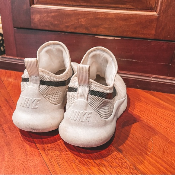 Nike lifestyle shoes - Picture 3 of 4